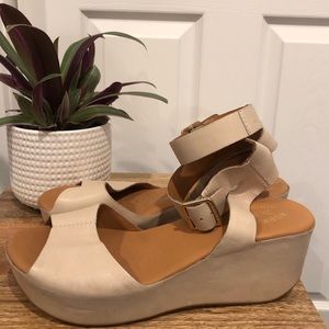Kork Ease ivory platform wedge Sandals 9
